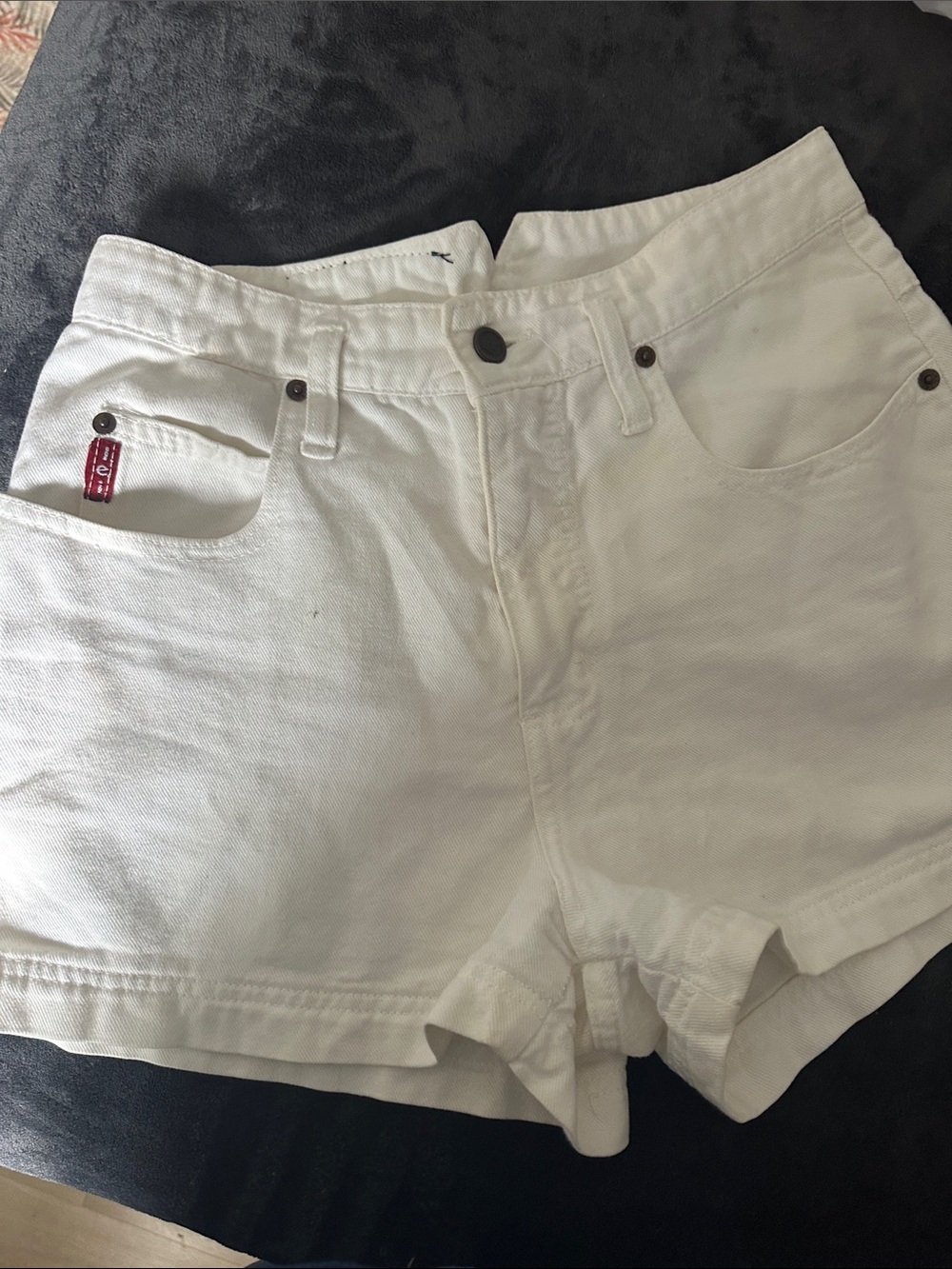 lei White Denim High-Rise Jean Shorts with Red Tab